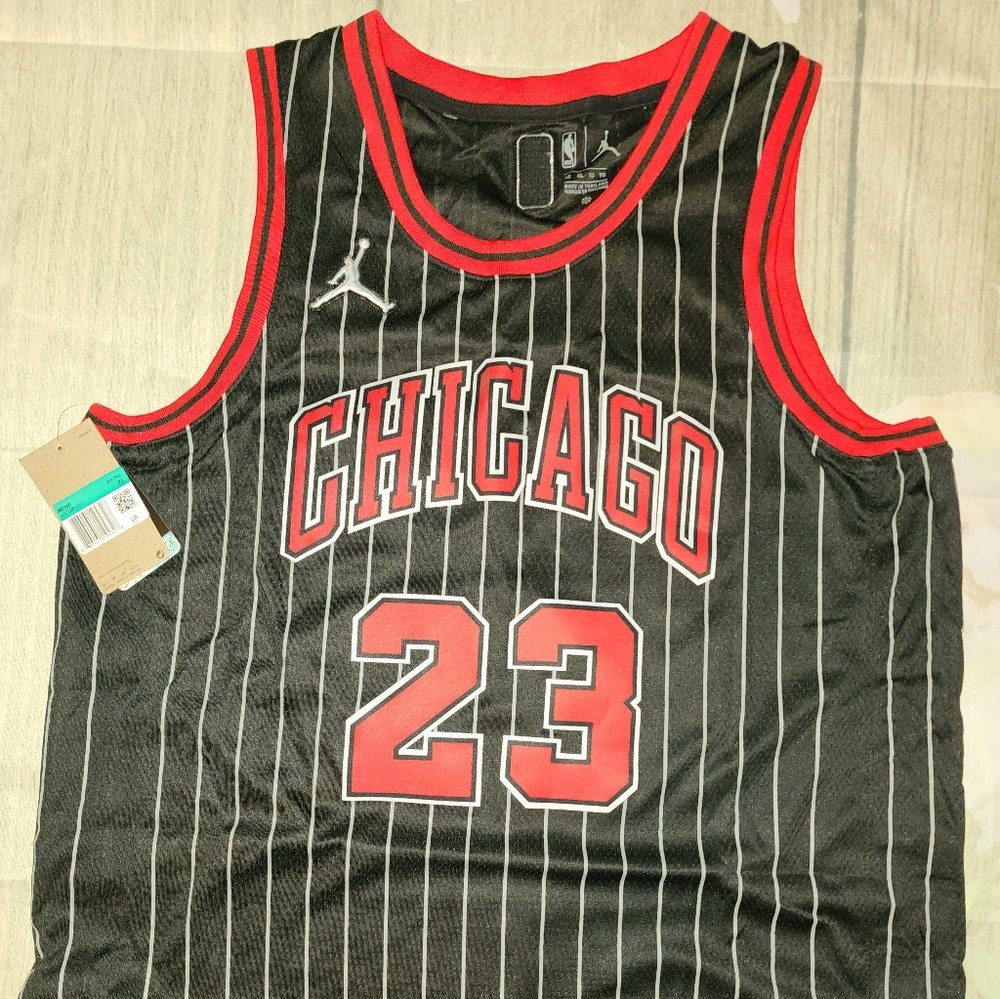 Chicago Bulls Michael Jordan Jersey - Picture 1 of 4